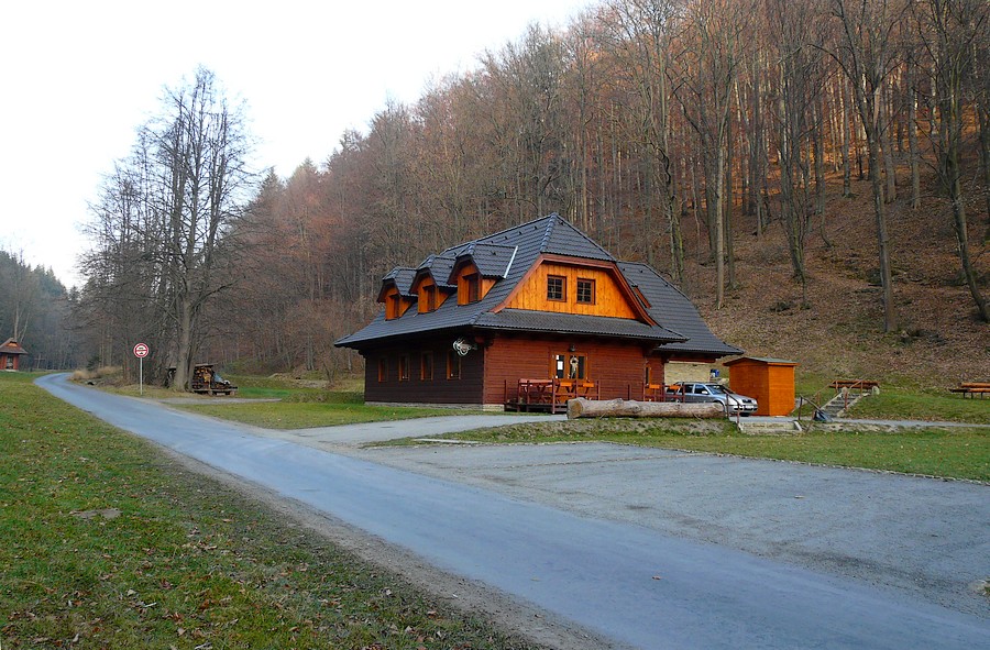 na vlak. nádraží ještě 5km......