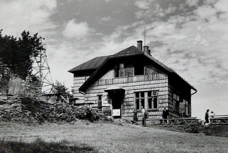 20.století....bývala tu i rozhledna vlevo